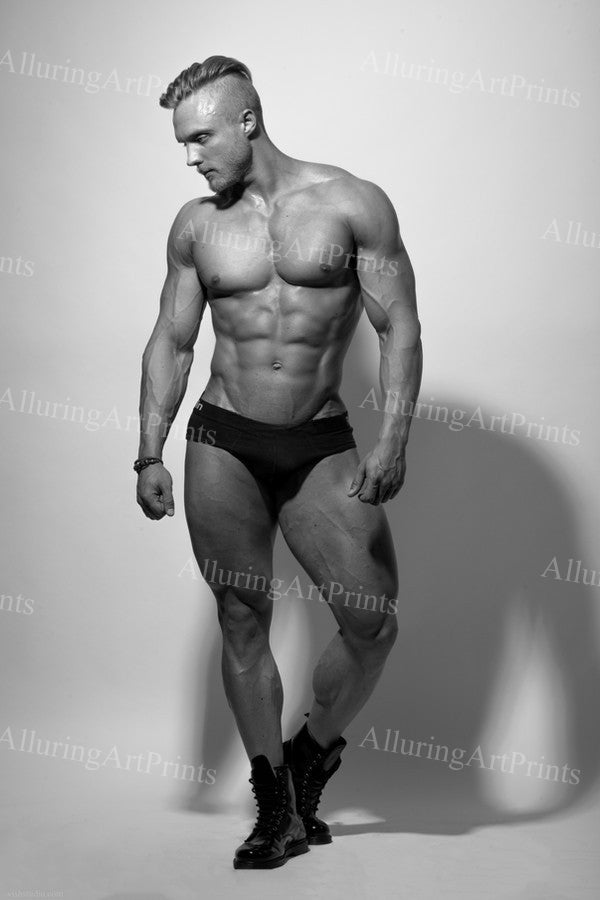 Male Model Muscular - 677B