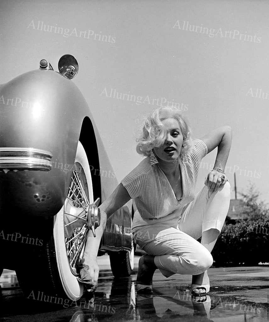 Risque Blonde Mamie Van Doren Jaguar Vintage Car Model - Q1037