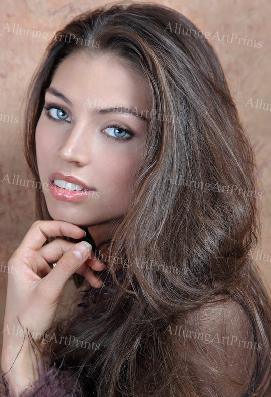 Risque Fergie A Brunette Model - QQ628