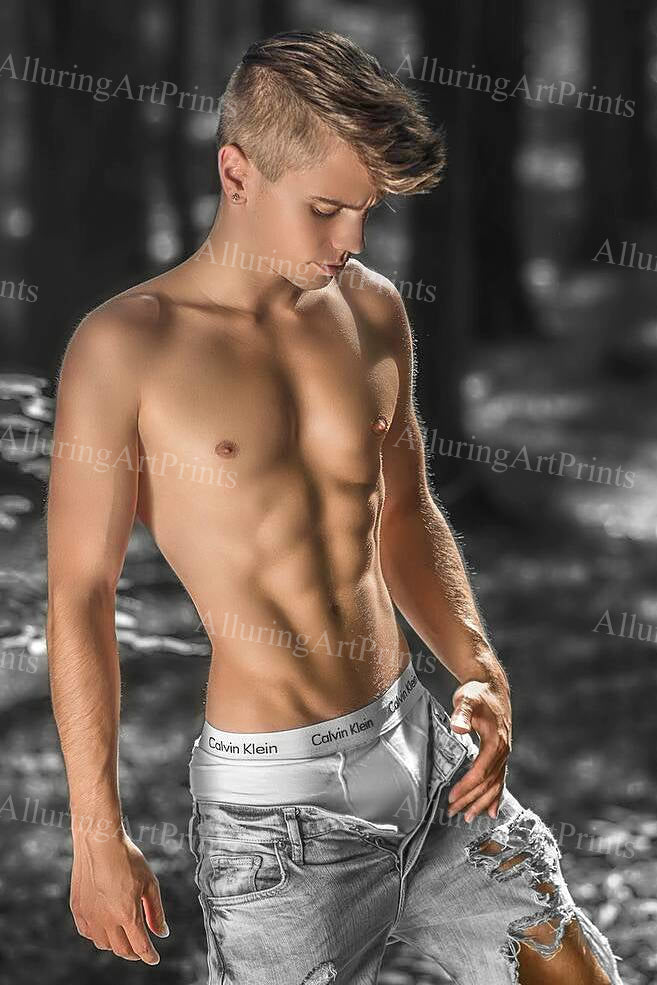 Risque Male Model Twinks - SS449