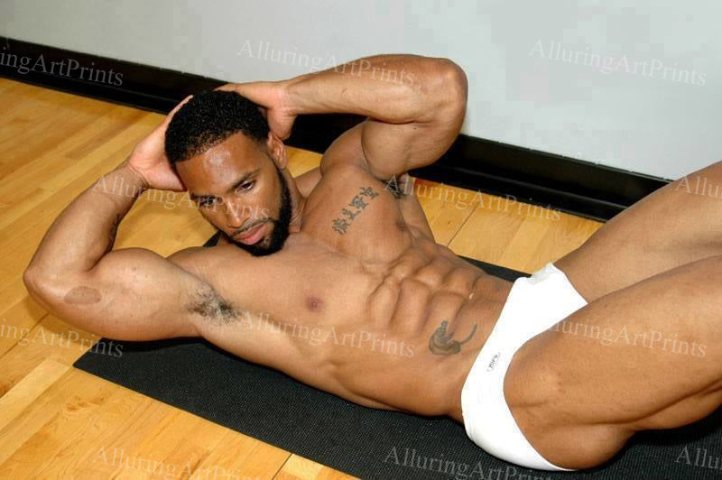 Black Male Model Muscular - U900