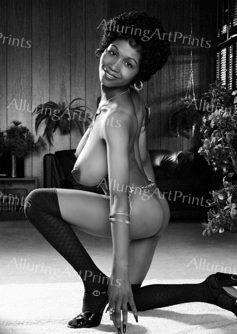 Nude Retro vintage print exotic model black white sexy wall art busty B359