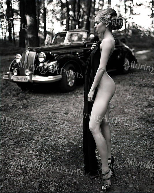 Nude Blonde Model Vintage Black & White- B409