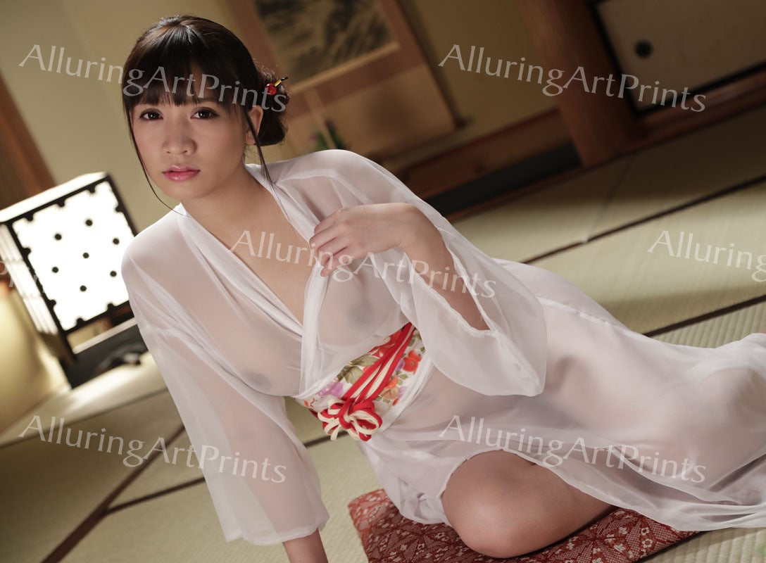 Risque Sari Nakamura Asian Model - J164